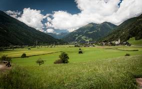 In Winklern am Eingang der Nationalpark-Region Hohe Tauern sind abwechslungsreiche Berg- und Wanderferien garantiert.