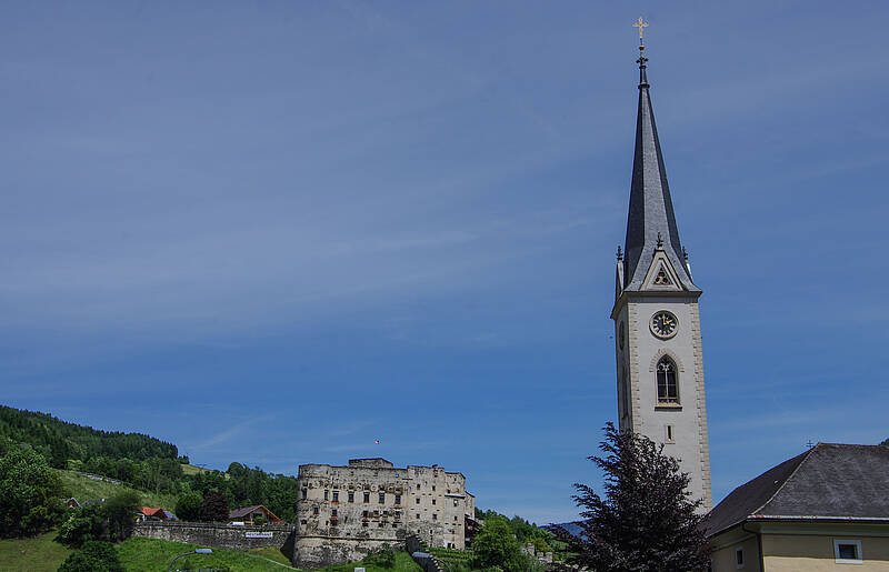 Künstlerstadt Gmünd, die Alte Burg thront über der Stadt