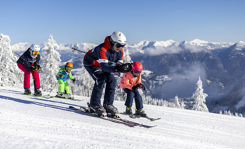 Nassfeld Ski Alpin Familie