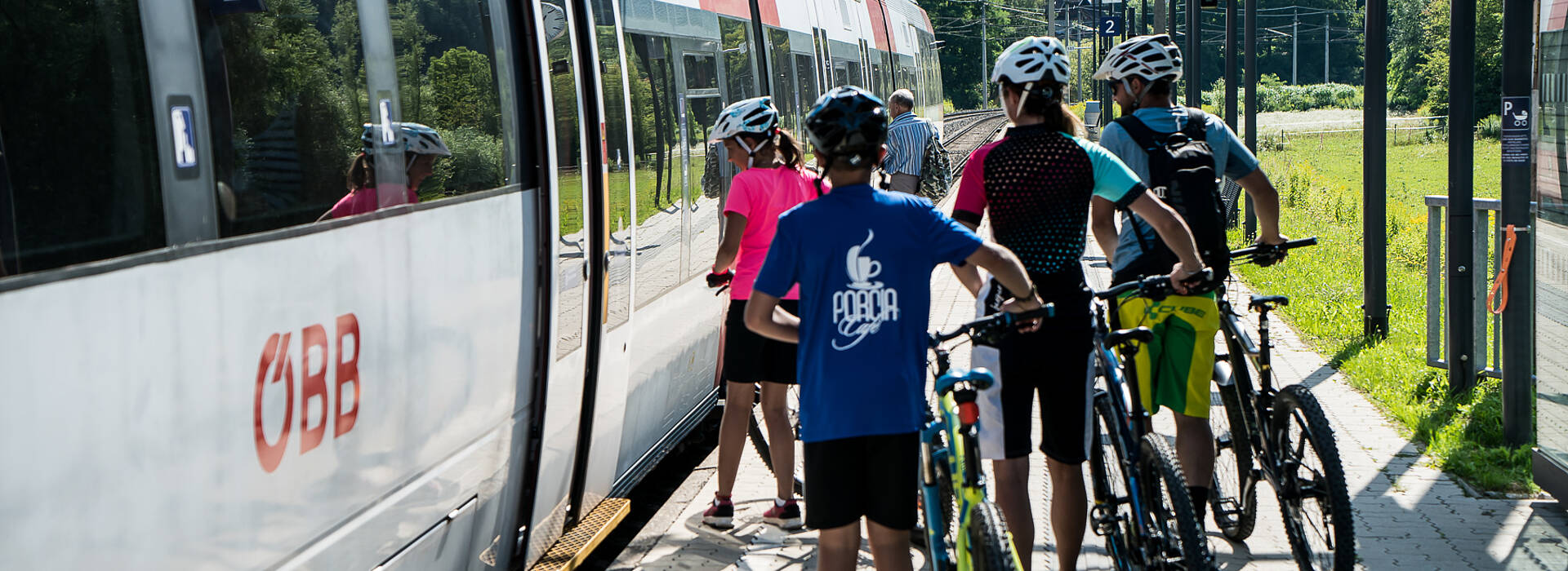 Bahn und Rad - Radsprinter Hohe Tauern - Bahnhof Puch Weissenstein