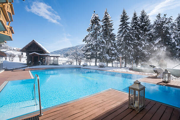 Hotel Pulverer Freibad im Winter