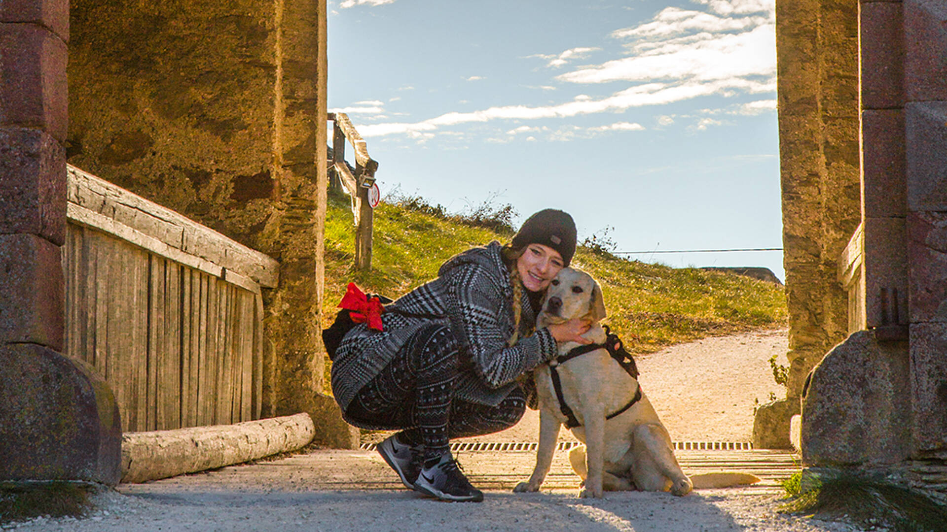 Burg Hochosterwitz mit Hund © pixelpoint multimedia, Handler