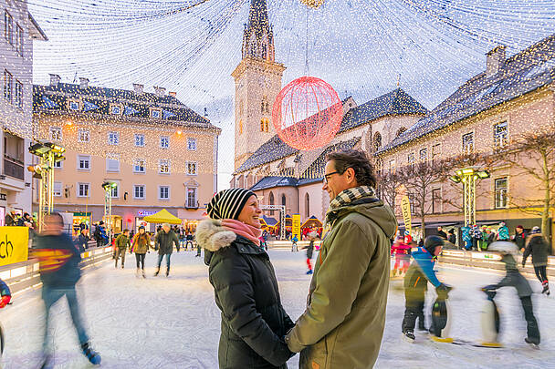 Advent Villach Eislaufen am Rathausplatz