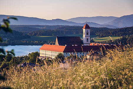 Stift St. Georgenam L&auml;ngsee